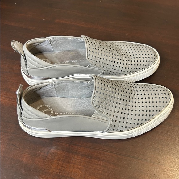WISHBONE Loafers Slip On Perforated Sneakers Gray Women’s size 8.5 - Picture 1 of 16